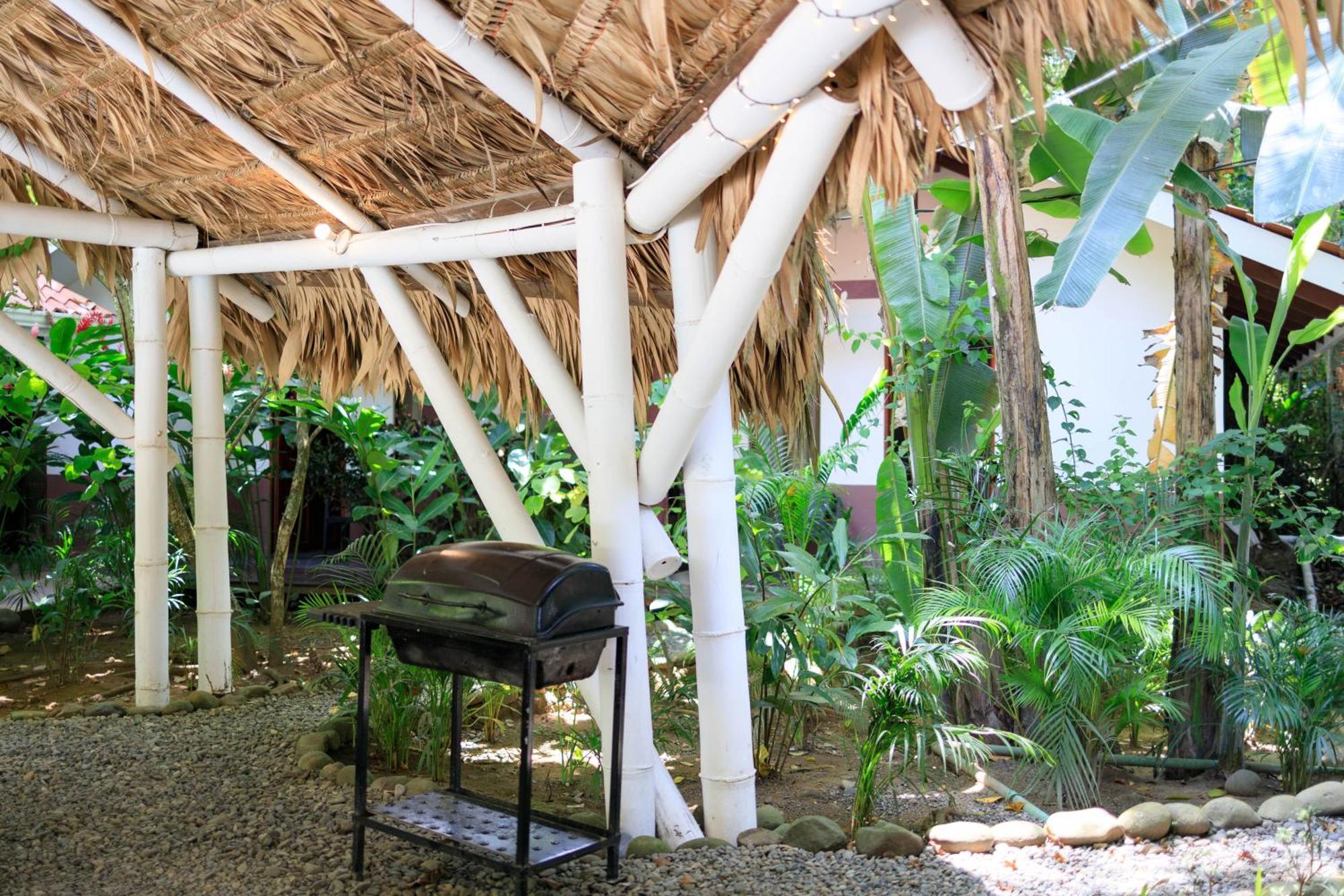 Bambutel Cocles Hotel Puerto Viejo de Talamanca Luaran gambar